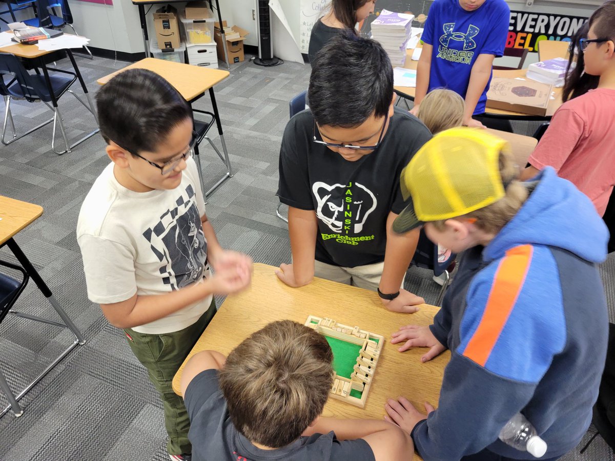 BesdGifted's tweet photo. @MomentBulb @JasinskiJaguars Gifted Enrichment Club kicked off their morning with Shut-the-Box and Bananagrams. #buckeyegifted #gifted https://t.co/fI21zA2mEV
