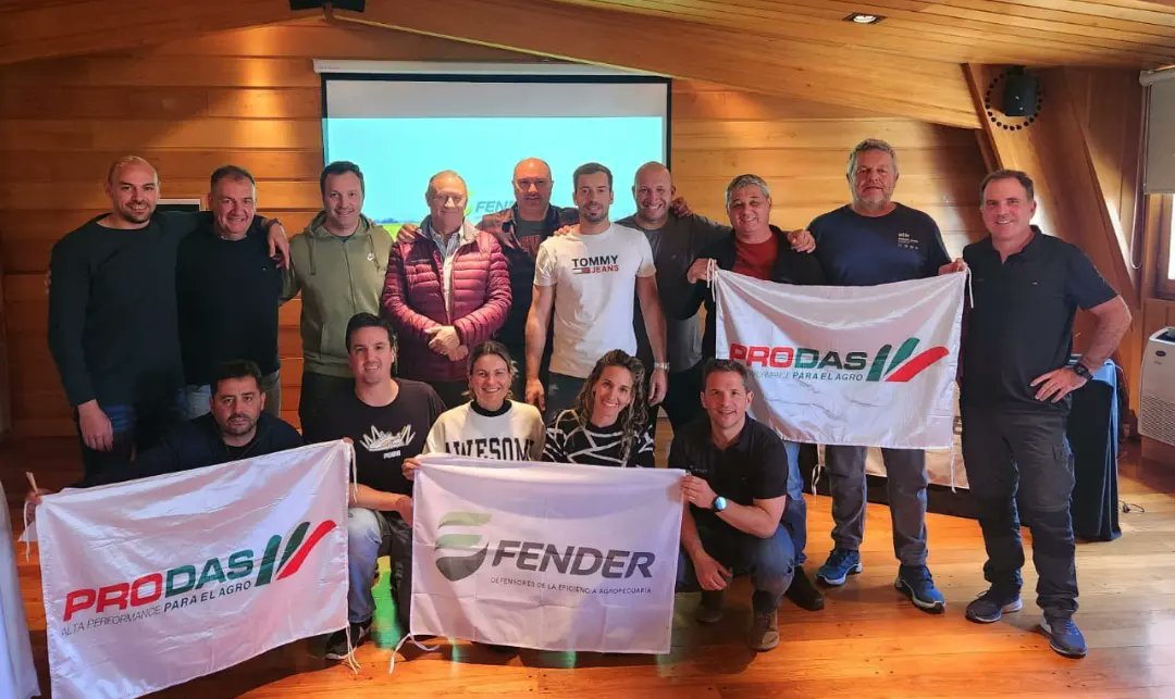 AgroProdas's tweet photo. 👉Fotitos del hermoso viaje compartido..

Hay equipo!💪

@fender_agro 

https://t.co/r8quI0iTsR
🏂☃️❄️🏔️🏂🏔️⛷️❄️🗻 https://t.co/LjFtDMzL2C