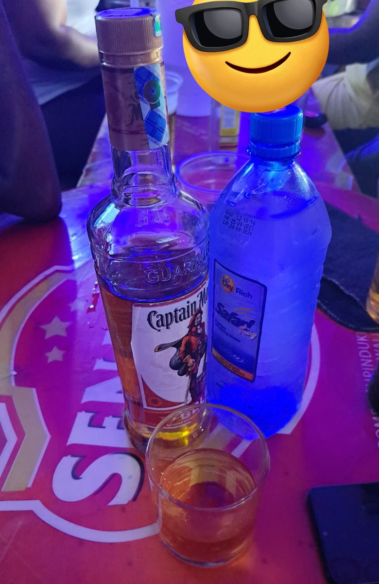 Captain Morgan Tuesday... 

Lots of muhahes hapa Kwa locals with my boys  🔥