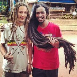 Dreadlock_hu's tweet photo. Fedezd fel a https://t.co/EyRExgUyZf világát, és merülj el a raszta haj történeteiben és hagyományaiban! #RasztaTörténetek #DreadlockMagazin #Olvasás #Hagyományok [https://t.co/LQjRgcpwaB] https://t.co/SLtzNkozrY
