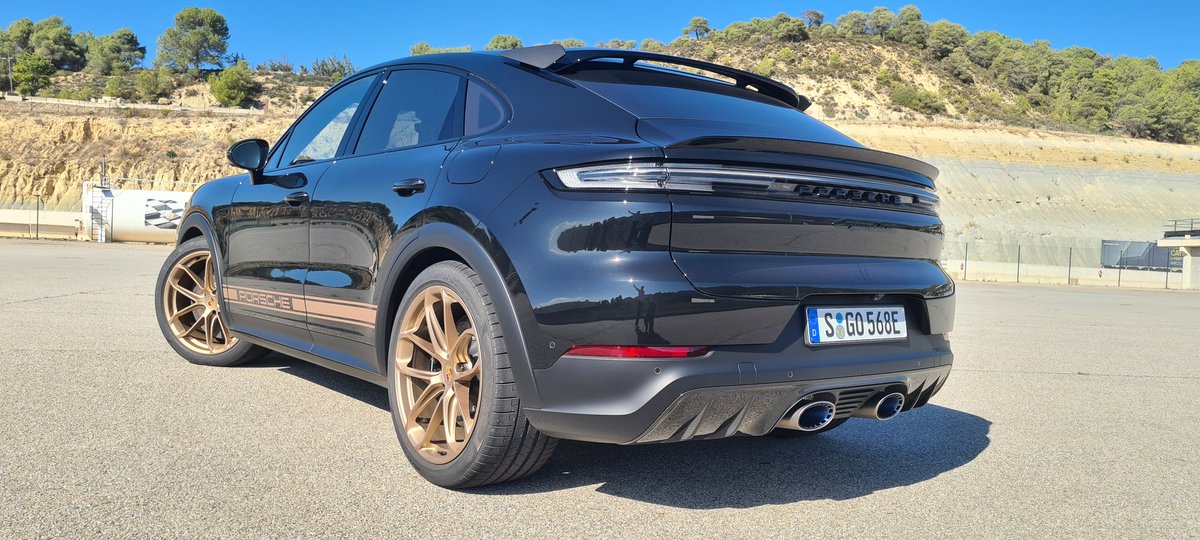 MttRbnsn's tweet photo. After a day on track in #Coupe #Turbo #eHybrid models, both with and without the #GTPack fitted, we're now heading back to base in this GLORIOUSLY specified Coupe with the GT Pack. https://t.co/n24EEOn3ia