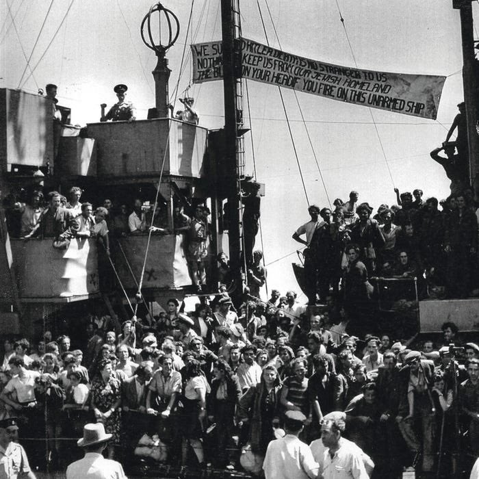 FbUtshab's tweet photo. Jewish Refugees 1947
Can you see the Jewish Sign Banner ? "𝗧𝗵𝗲 𝗚𝗲𝗿𝗺𝗮𝗻𝘀 𝗗𝗲𝘀𝘁𝗿𝗼𝘆𝗲𝗱 𝗼𝘂𝗿 𝗙𝗮𝗺𝗶𝗹𝗶𝗲𝘀. 𝗣𝗹𝗲𝗮𝘀𝗲 𝗱𝗼𝗻'𝘁 𝘆𝗼𝘂 𝗗𝗲𝘀𝘁𝗿𝗼𝘆 𝗼𝘂𝗿 𝗛𝗼𝗽𝗲𝘀"
Palestine embraced Jewish Refugees with open arms &amp; Israel thanked  Palestine with Genocide https://t.co/mLjo8TwEin
