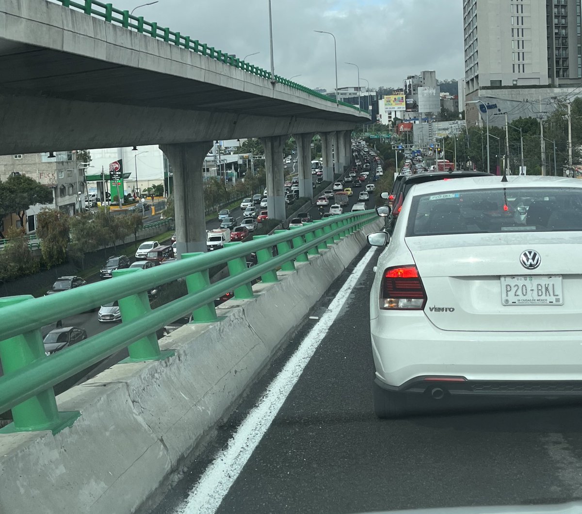 soccer_juan's tweet photo. Tráfico súper pesado en Periférico Sur 
¿Alguien sabe qué pasó? https://t.co/DJBvhUMTFH