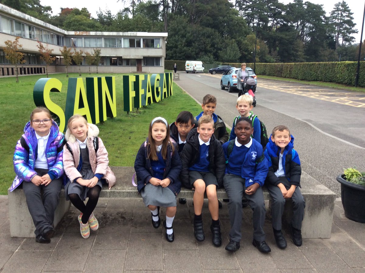 Dosbarth Tri had a fantastic trip to St Fagan’s today learning all about life as a Celt in Wales. Diolch <a href="/StFagans_Museum/">Sain Ffagan | St Fagans</a> <a href="/brynderiprimary/">brynderiprimary</a> <a href="/BrynDeriPTA/">Bryn Deri PTA</a>