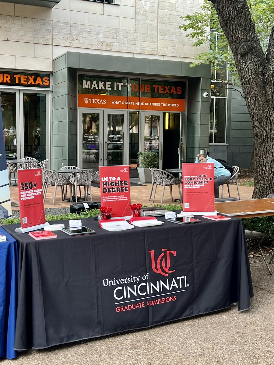 RyanJBoyd's tweet photo. This week’s @uofcincy @GradCollegeUC Recruitment Chronicles takes us deep in the heart of Texas to recruit future Bearcats from our fellow Big 12 Conference member! #UCtoaHigherDegree #NextLivesHere https://t.co/6XLAIDYUuA