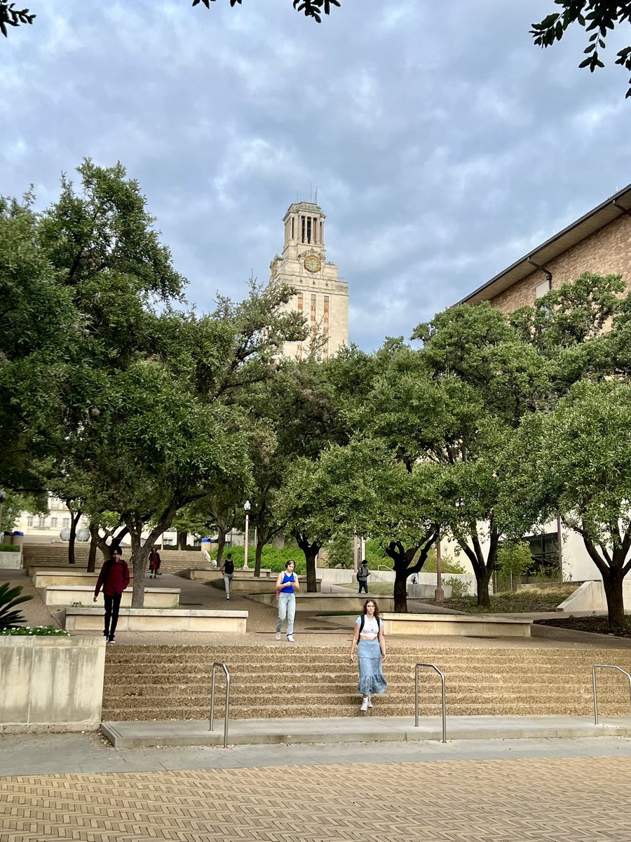 RyanJBoyd's tweet photo. This week’s @uofcincy @GradCollegeUC Recruitment Chronicles takes us deep in the heart of Texas to recruit future Bearcats from our fellow Big 12 Conference member! #UCtoaHigherDegree #NextLivesHere https://t.co/6XLAIDYUuA