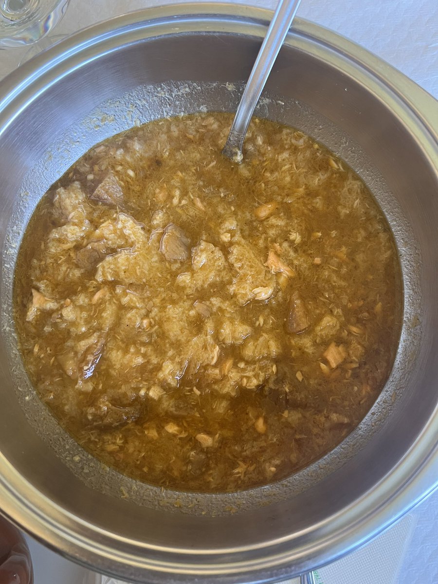 Marcoskicker's tweet photo. Menú maravilloso.
Sopa de trucha. 
Entrecot de vaca a la parrilla con pimientos asados. 
#aliveandkicking 👏🏻🕺🏻 https://t.co/sXSHN0G4k9