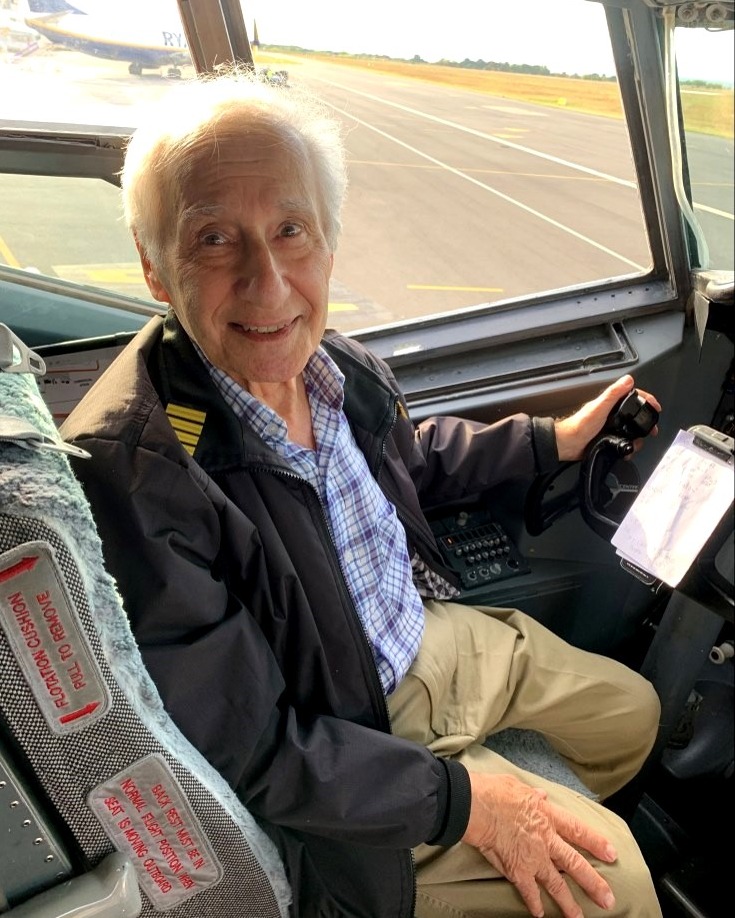 jet2tweets's tweet photo. Meet Malcolm 👋

We had the honour of welcoming him on his very first https://t.co/ehFKC37Anm flight a few weeks ago ✈ He got his own certificate to mark the occasion and a special visit to the flight deck!

📸 Tina M, Cabin Crew

#Aviation #Jet2FirstFlightClub https://t.co/XXDasAuVCx