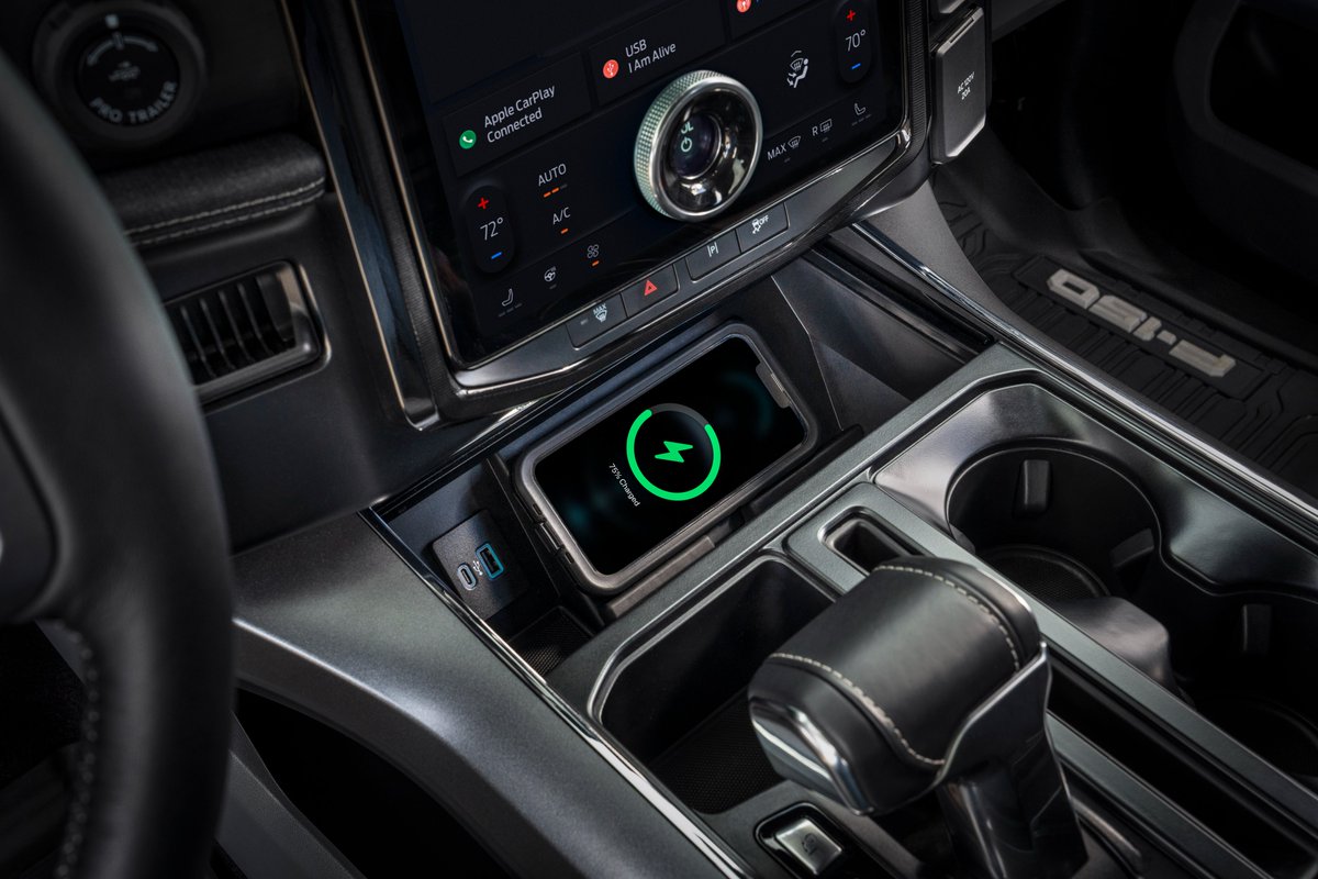 GaudinFord's tweet image. #F150LightningFlash Tech Highlights:
🔹 15.5&quot; Touchscreen with Swipe
🔹 B&amp;amp;O HD Sound - 8 speakers + subwoofer
🔹 Keyless Entry &amp;amp; Push Start
🔹 Wireless Charging
🔹 Power Tailgate + Work Surface
🔹 Energy-optimizing Heat Pump
🔹 Advanced Tow Tech Package

#Ford #EVTechnology
