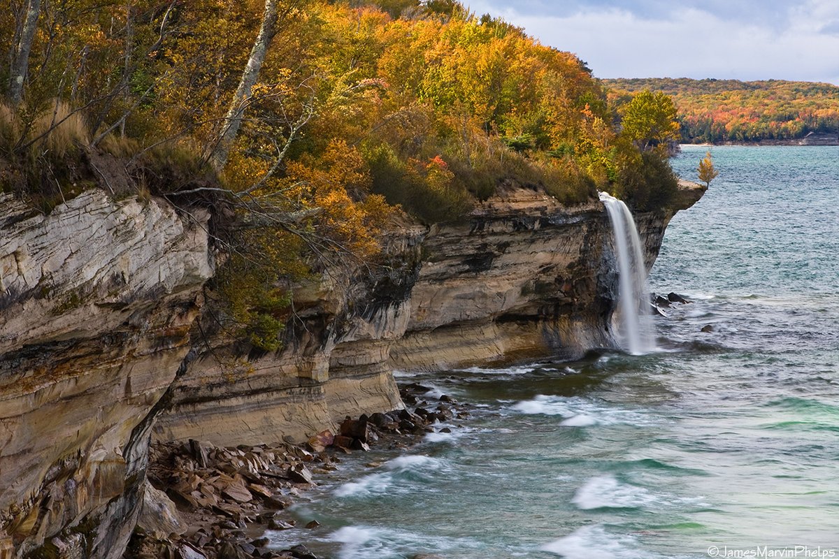 Autumn Colors
Spray Falls
Pictured Rocks National Lakeshore
Munising, Michigan
#michigan #Autumn #fallcolors #waterfall #lakesuperior