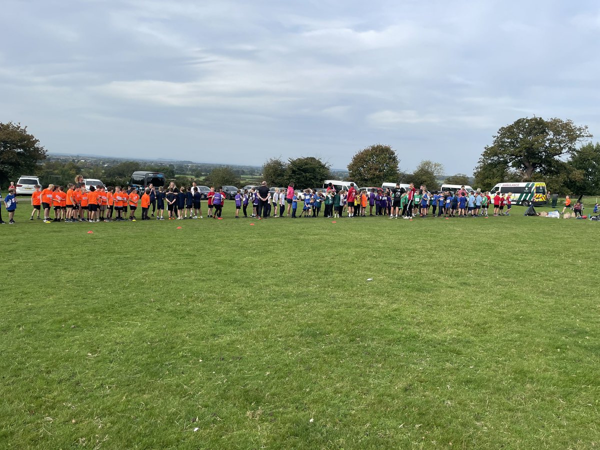 TWSSP's tweet photo. We’ve been to the wonderful @ChetwyndDP today for the first Primary Schools Cross Country event of the year. Great to see so many @TelfordWrekin schools participating. Thank you to @BBSPE students for volunteering as hares and marshals. @YourSchoolGames @ShropshireStar https://t.co/H3RG4jtCwZ