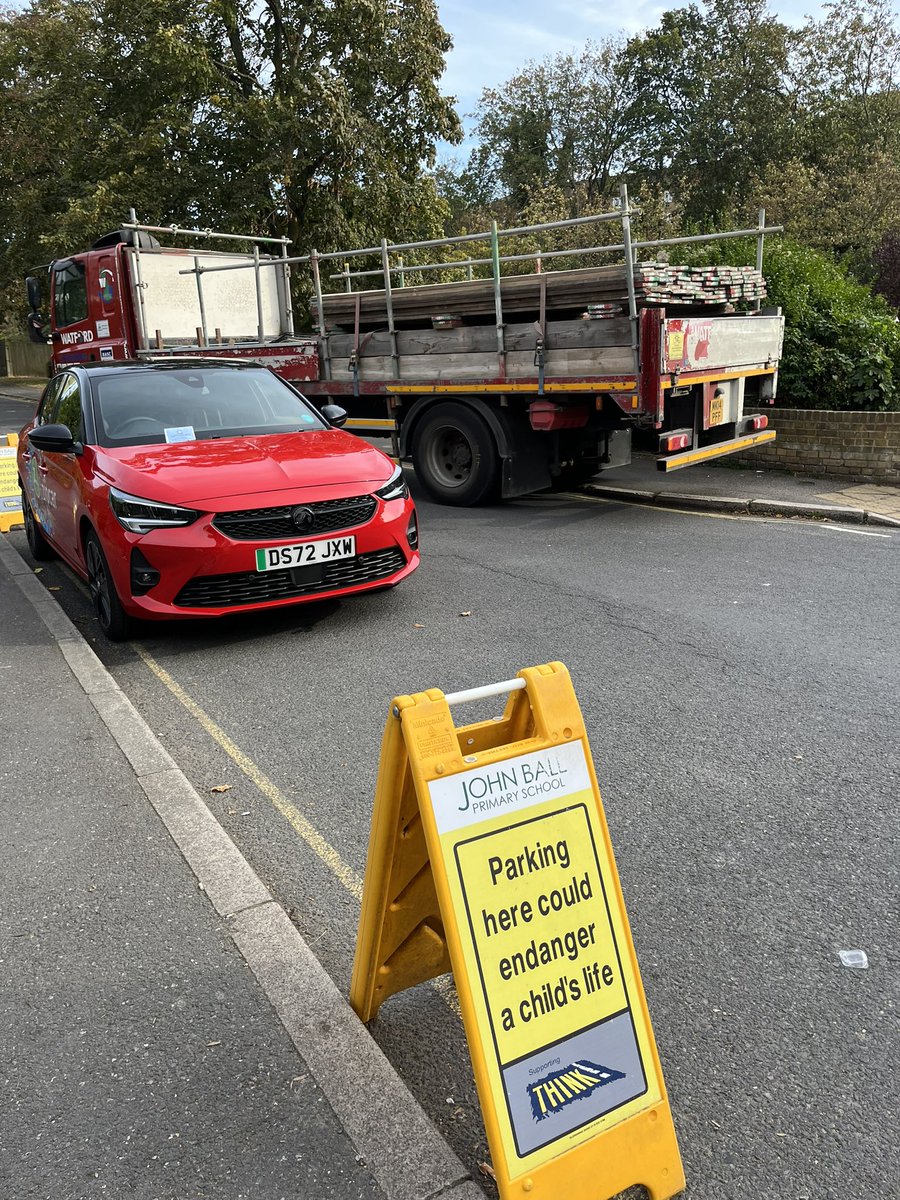 FriendsJohnBall's tweet photo. @ZipcarUK please can you remove this car that is park in front of our school
On a yellow line. It is causing a hazard for the children. https://t.co/ldpip4BrsJ