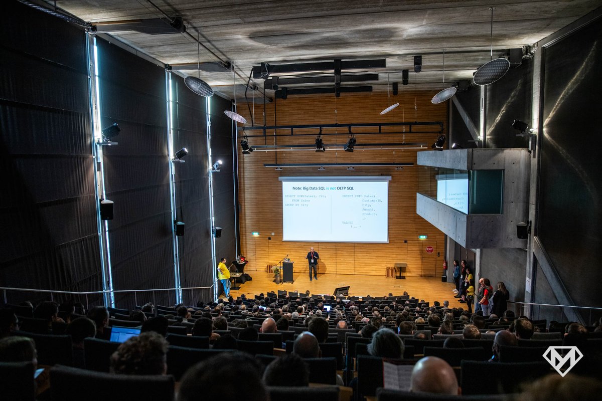 datamindsbe's tweet photo. Greetings from Data HQ! 📍👋 The #Lamot Center is bursting with the energy of our data heroes &amp; fans. Huge thanks to our heroes, fans and partners for joining this data adventure  🙌🚀. Stay tuned for our #aftermovie! 🎥. #dataMindsConnect #DataHeroes 🦸‍♂️🔥 https://t.co/m6LSTNYQTG