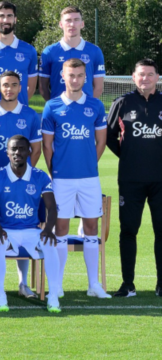 chrisfoster1983's tweet photo. @Everton @EvertonWomen Whos that? https://t.co/glVQk3Rruq