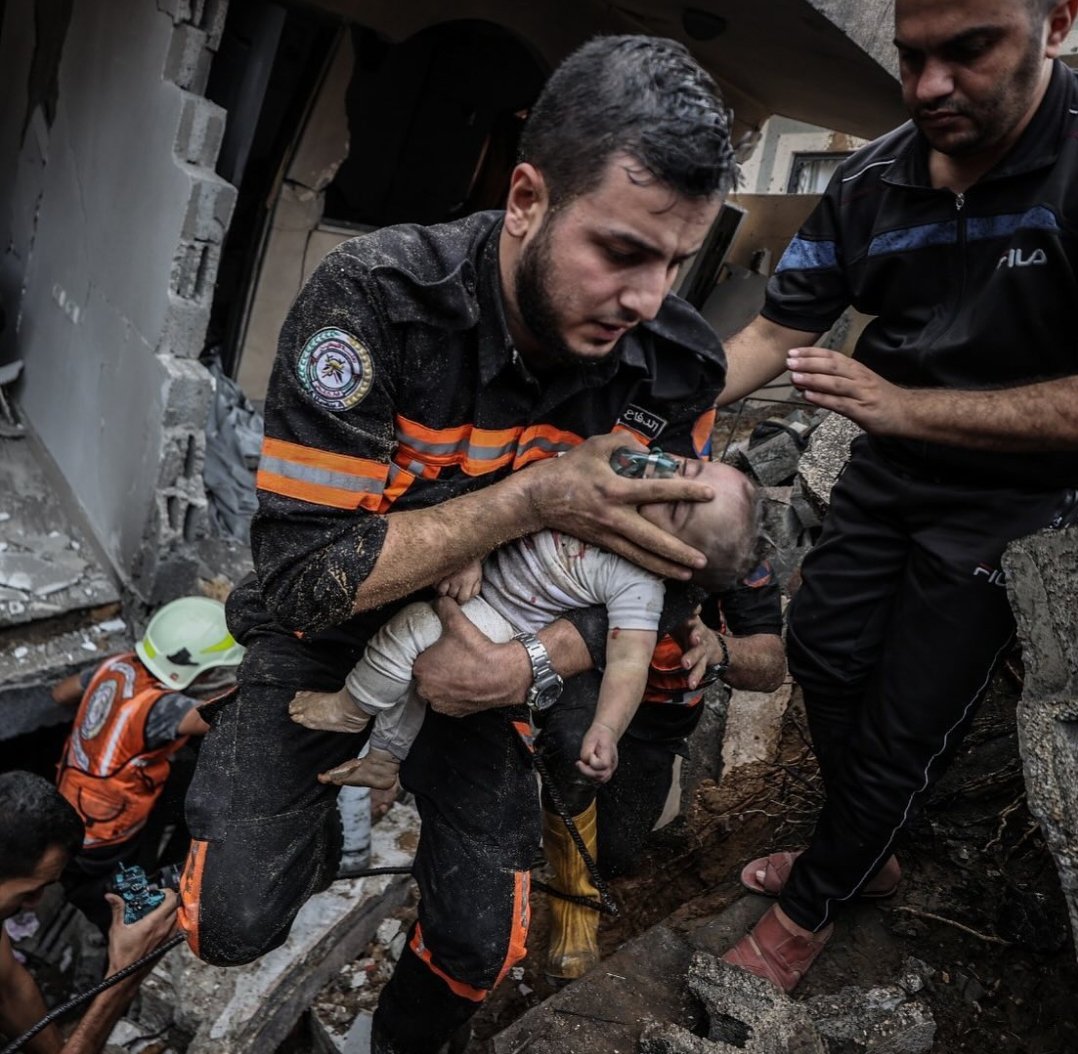 Condenamos el silencio y el desinterés por parte de la comunidad Internacional. ¿Dónde están los pronunciamientos por los crímenes de lesa humanidad contra la población Palestina? son más de 75 años de terrorismo israelí #PalestinaLibre 

#JuventudPatriótica