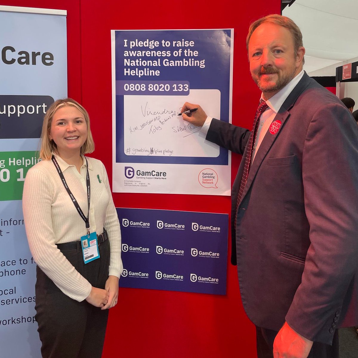 Great chatting with @tobyperkinsmp about the work being done through the National Gambling Helpline to address gambling harm. Thanks for signing our pledge! #LPC23