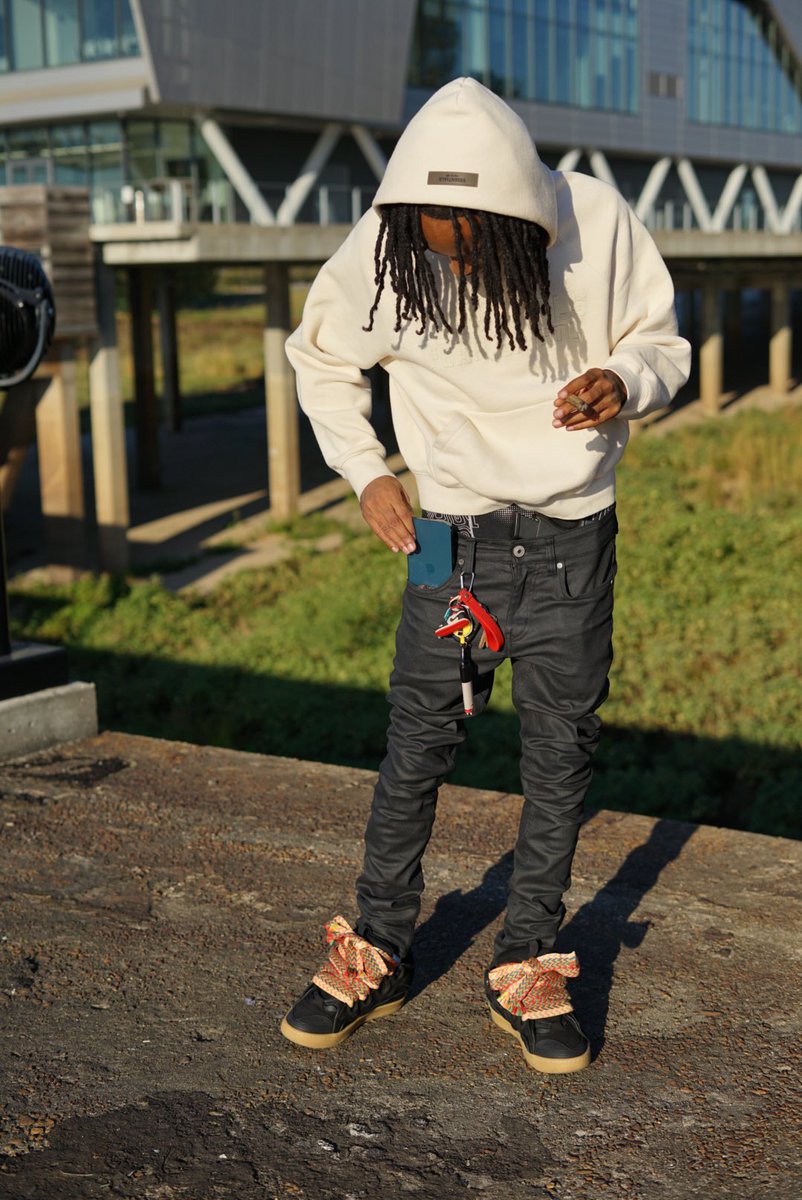 backendyungin_'s tweet photo. Got fresh for my sack day just to go throw craps in the hood🦅✌🏽 https://t.co/m6ePF9J28r