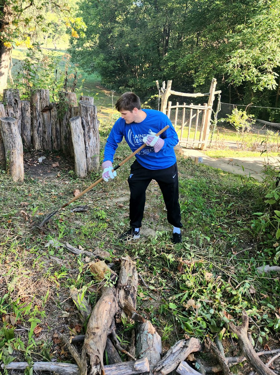 A big shout out to the Thomas More University student volunteers helping clean up NaturePlay at BCM as part of the annual Saints Serve Day. Thank you for all your hard work! #SaintsServe