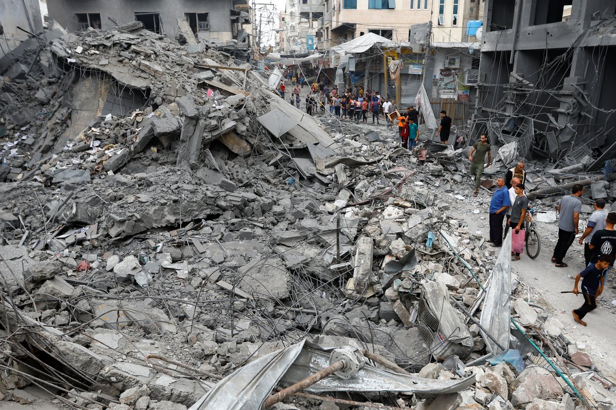 3CatInfo's tweet photo. Gaza, devastada després d'una de les pitjors nits de bombardejos aeris en vuit dècades
https://t.co/HqyTzh2IhP https://t.co/Ekl9ZBknG2