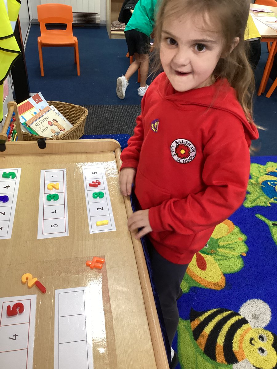 Mrs_Hamilton2's tweet photo. Wow, how have 5 weeks flown by! Reception have really settled and are now starting challenges in the classroom. They have done amazing.🤩 Here  are  some  completing  their  maths  challenge.  @Mrs_Singleton2 @BalshawLaneCPS https://t.co/KItzyHhGTI