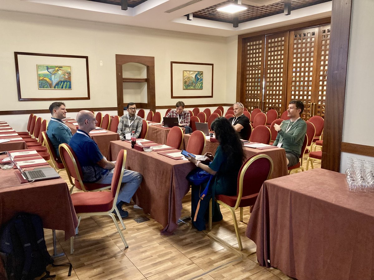 #eSciene is a great place to connect with other colleagues and discuss new ideas! 💡
We hope you all get to reconnect with old friends and meet new fellows during this week. 

#networking