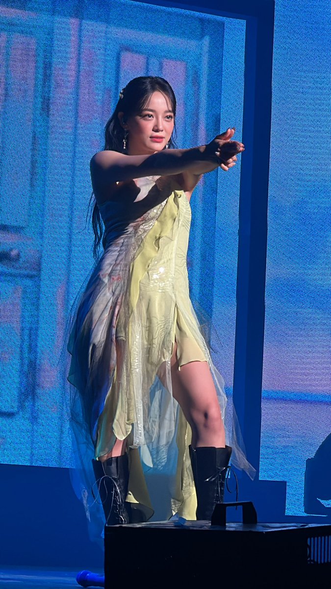 제가 이제부터 삶을 바쁘게 살아야 되서 이제 덕질을 멈추려고 합니다..1000일이라는 3년이 넘는 긴 시간동안 세정이누나 덕질을 할수 있어서 너무 행복했고 저를 만났던 세상분들 포함해서 모든 세상분들 너무 감사했고 앞으로 계속 세정이누나 많이 사랑해주세요 감사합니다