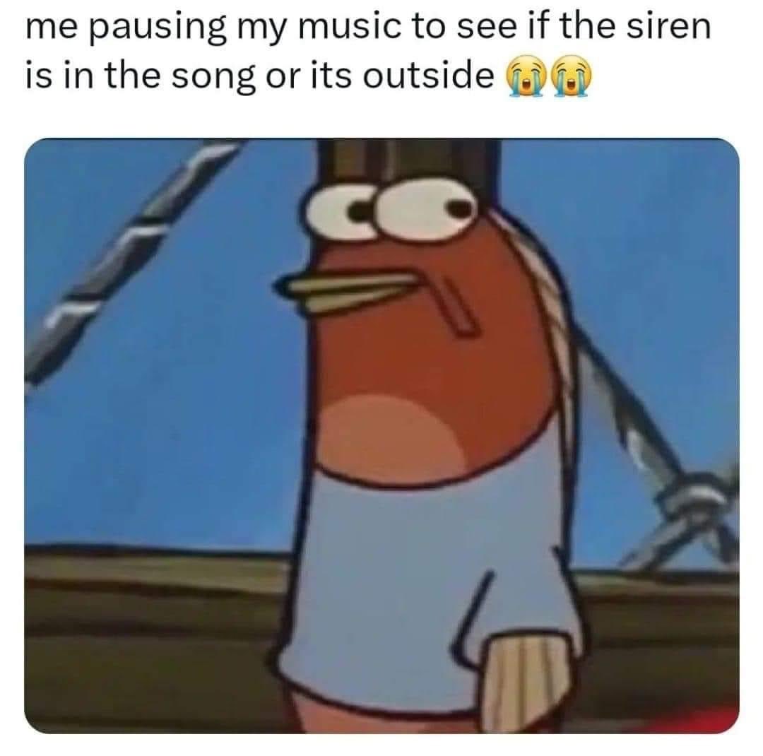 SueHappy3's tweet photo. 😐😐😐 #hoodproblems https://t.co/mmt1HMbeWR