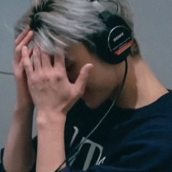 กุชอบปะปี๊ทรงนี้มาก ผมบลอนเทาแล้วโคนดำ ทำอีกนะคะ ㅜㅜㅜㅜㅜㅜㅜㅜㅜㅜㅜㅜ