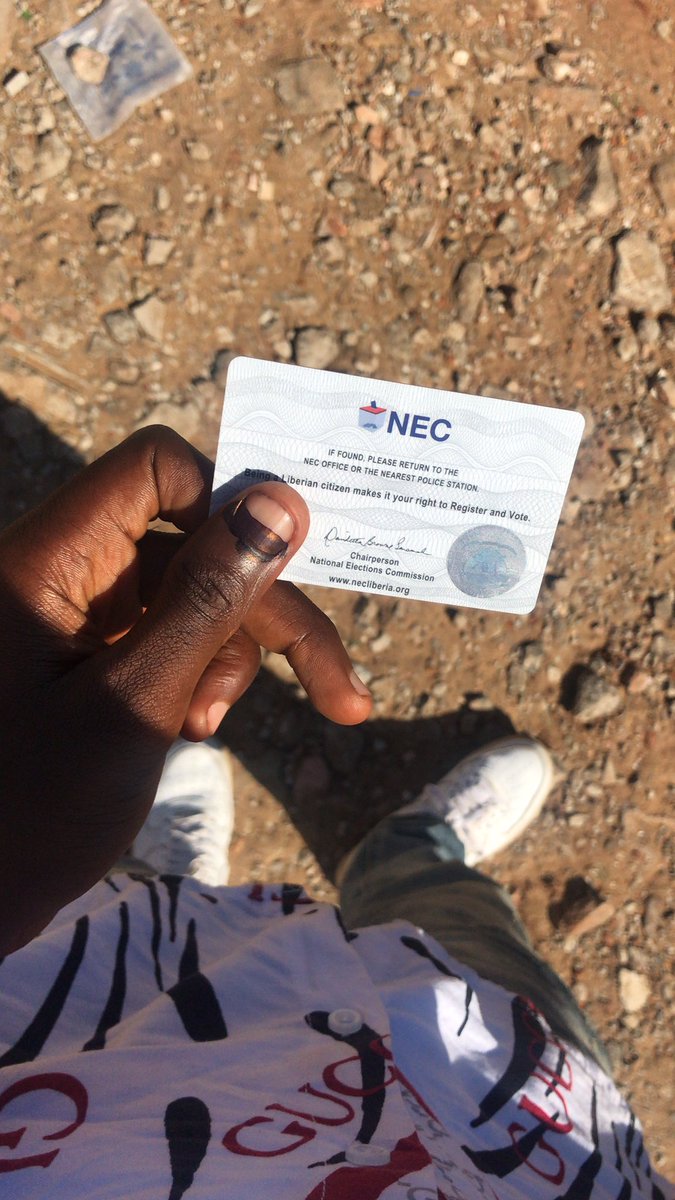 Uncle____Ed's tweet image. We dey flex today 
Na politicians dey stress

#Liberiadecides2023