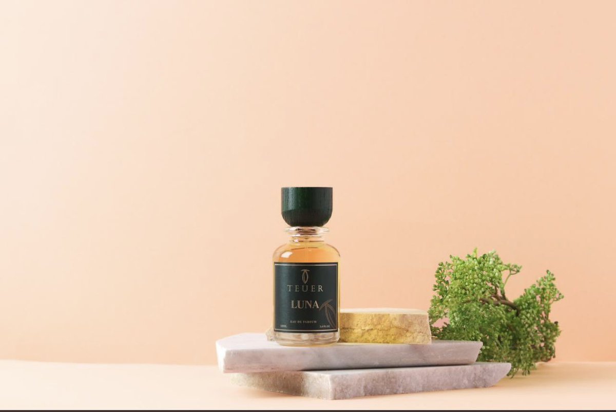 bhb919's tweet photo. لكل عطر حكاية ، مستوحاة من وحي الخيال ✨

براندي TEUER 🤍 ، بعد انقطاع فتره حبيت يرجع بحلة جديدة وجميلة 
بكل حُب أتشرف فيكم 🙏🏻🌹

https://t.co/mYunnl7rB8 https://t.co/xaXlC0BEVy