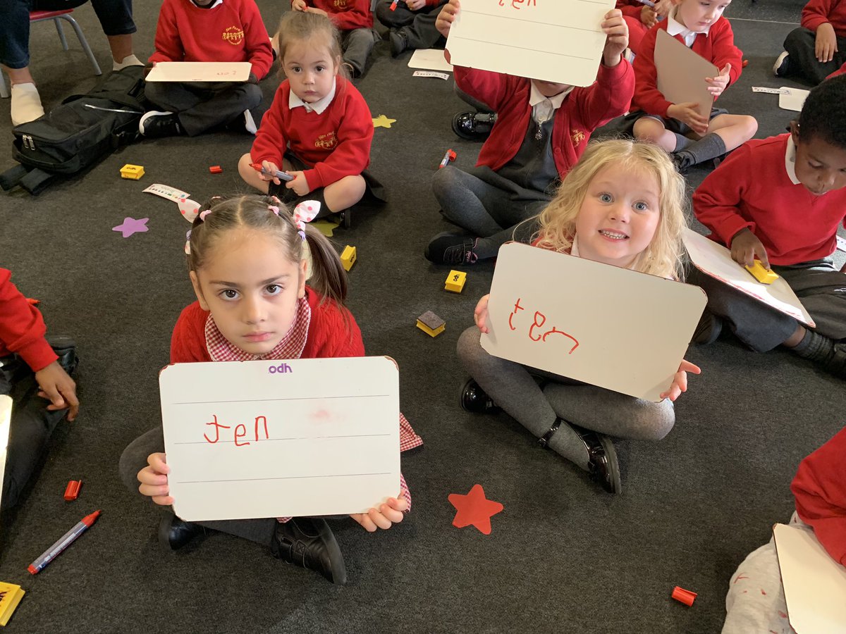NewParkPrimary's tweet photo. RM have been working so hard with their writing in phonics! #NP_RM #NP_Phonics https://t.co/6tgtVuFOsH