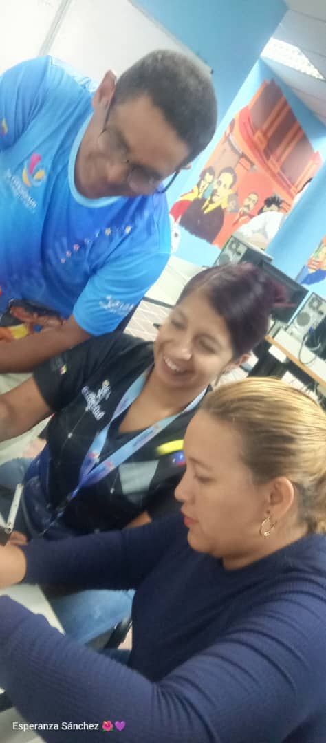 Nuestros espacios tecnológicos, son espacios formativos para los y las facilitadoras, ahora también en Robótica 
<a href="/BrigadasCHCH/">Brigadas comunicacionales Hugo Chávez</a>
<a href="/Gabrielasjr/">Gabriela Jiménez</a>
<a href="/LaRosaInfoVE/">LaRosaInfoVE</a>
#7AñosRadioMiraflores
#JuventudPatriotica