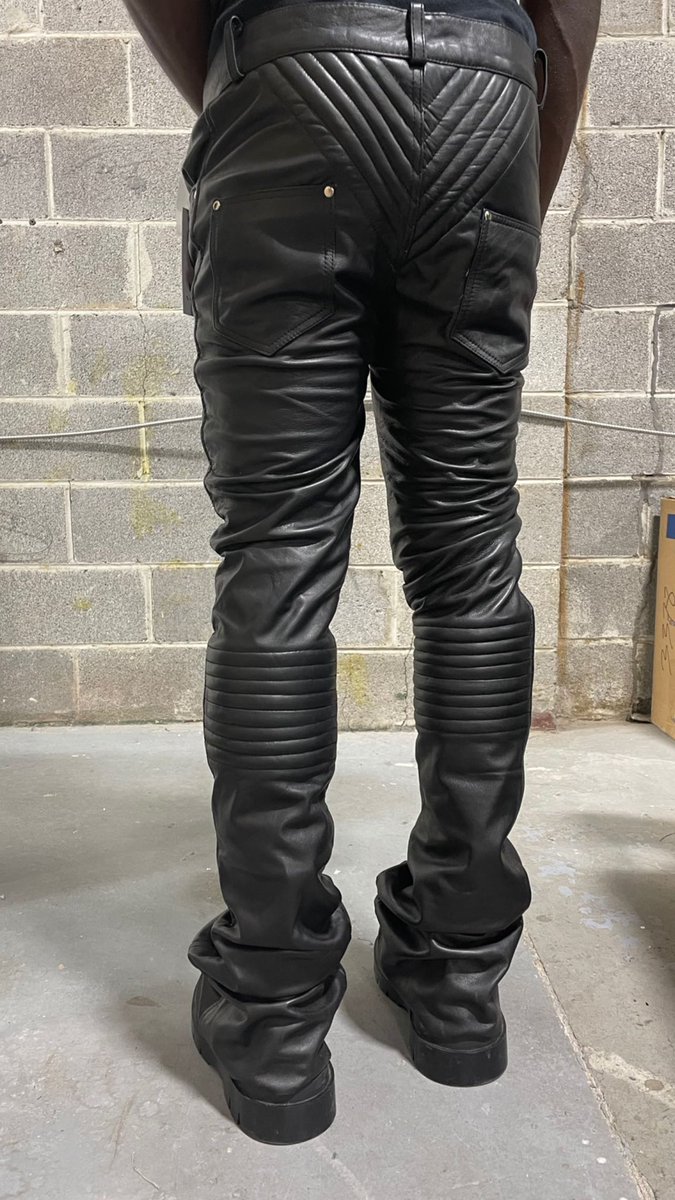 Every man needs a pair of leather pants in their wardrobe this fall and @SublimeHavoc has the perfect pair 🔥