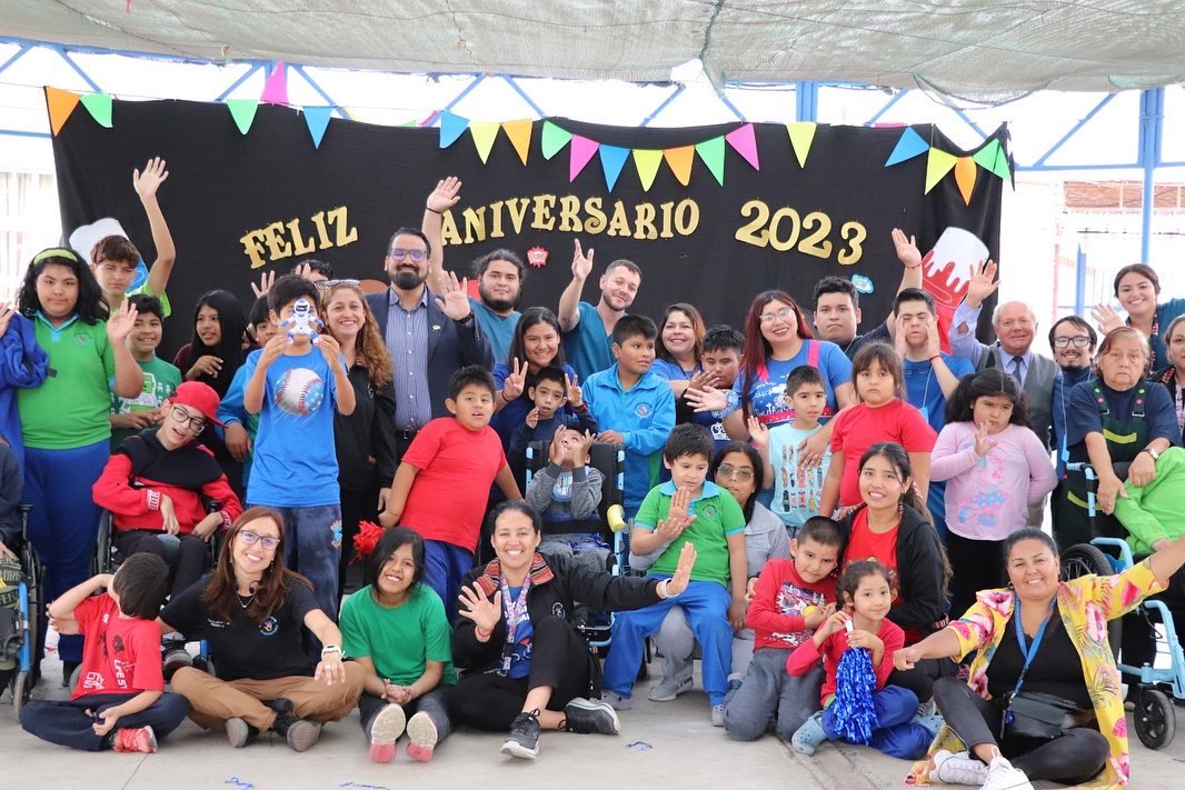 VoceriaArica's tweet photo. #FFOIP 👧🏻🧒🏽🚸| En el marco del cierre del proyecto FFOIP del Centro de Rehabilitación y Educación Especial “Kantaturu”, celebramos el aniversario de la institución, junto al seremi de Gobierno, Nicolás Gonzalez, niñas, niños y comunidad escolar. 🫶 https://t.co/cfULfZemgv
