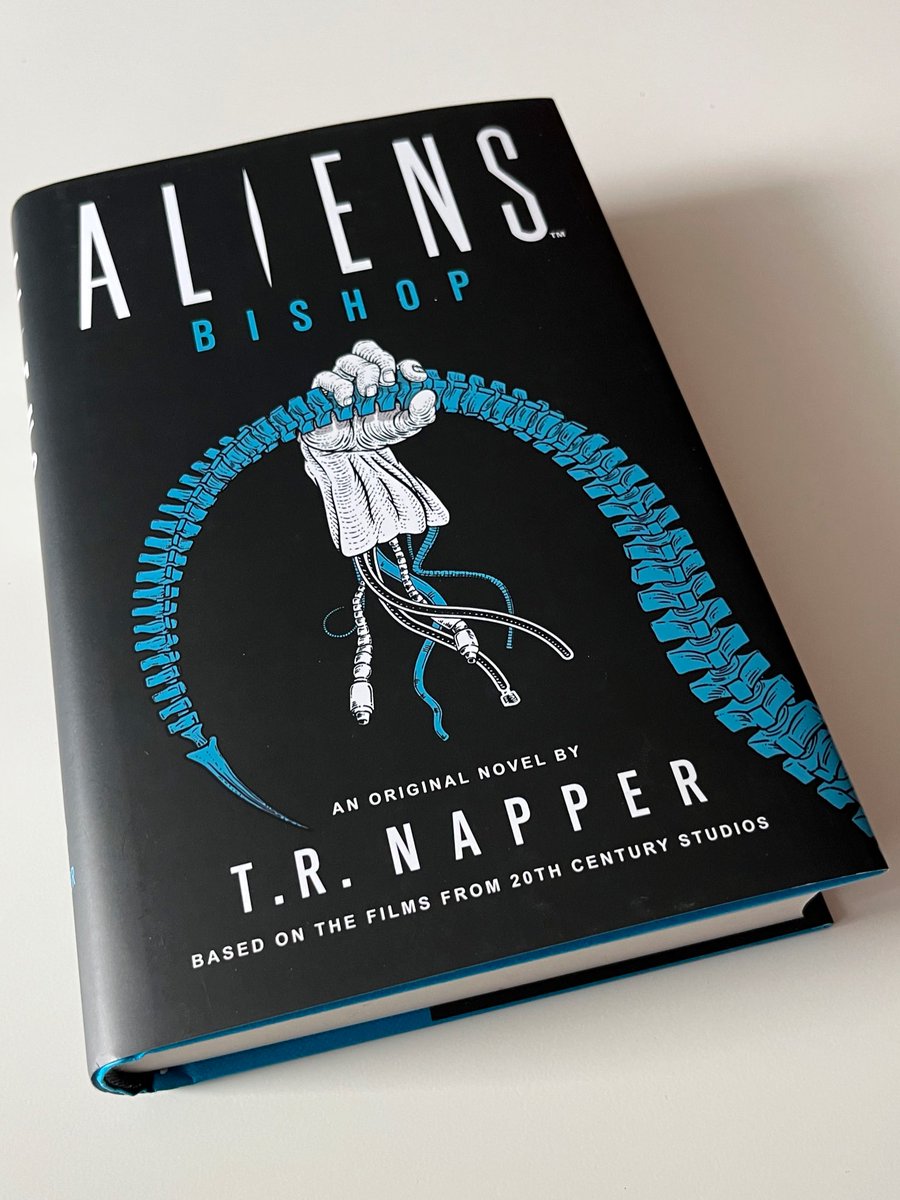 Unkle_Lee44's tweet photo. A couple of finds today at @ForbiddenPlanet London.
T. R. Napper’s Aliens: Bishop &
Marvel’s Alien Annual #1 from Declan Shalvey & Danny Earls.
Virgin Variant by Marco Mastrazzo
#Alien #Aliens #Xenomorph #WeylandYutani #MarvelAlien #AlienMovie #AliensMovie #TitanBooks https://t.co/dIT6lkEm5r