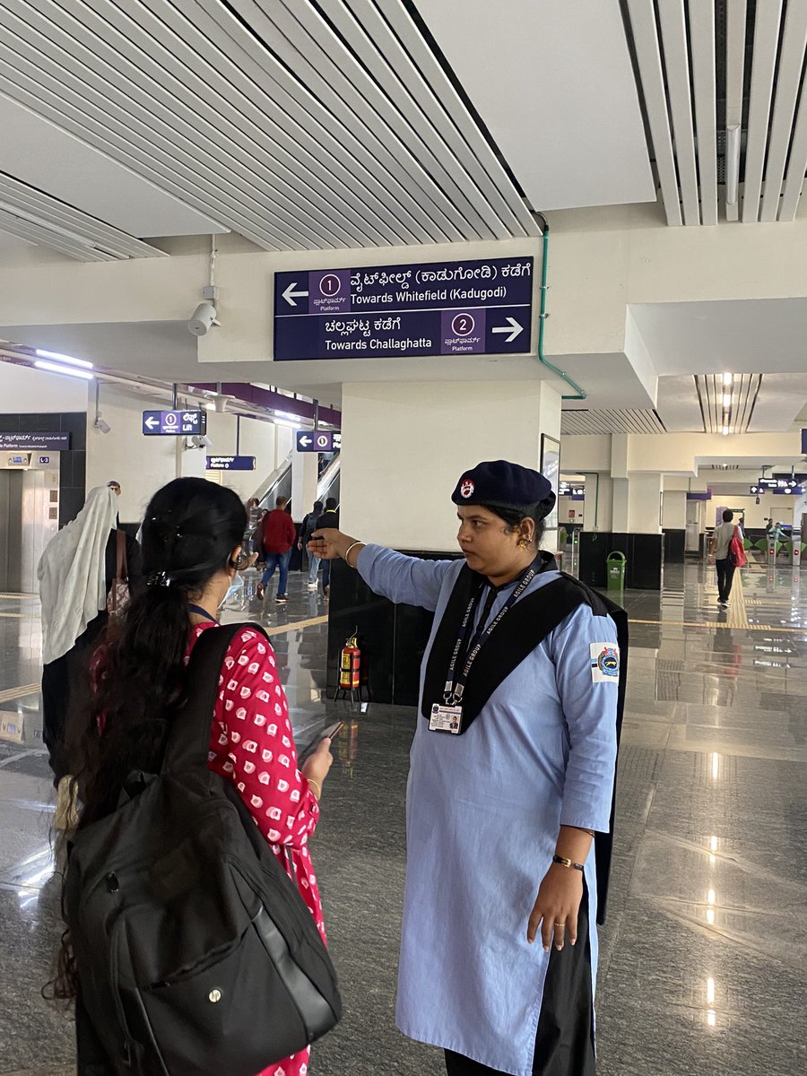 arekalsama's tweet photo. Some gentle empathetic reminders!

1. We’re planning to Walk The Talk &amp; pledge to use public transport  (at least twice a week) tomorrow.
But some have been working with this on the daily!
I had the pleasure to meet some-briefly-working w/the overwhelming public response. https://t.co/RFnpvxsc0R