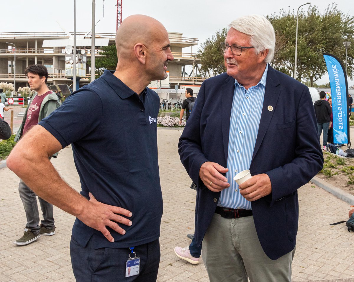 NVR_Ruimtevaart's tweet photo. 🚀 Exciting times! Our chairman Pieter van Beekhuizen met with the new ESA Director, Dietmar Pilz, during the #ESTECOpenDay. He will present NVR's activities to ESTEC &amp; explore ways to keep our members informed about the fascinating projects at ESA. 🛰️✨  #NVRspace @TheSpaceWeek https://t.co/IDltGjObl6