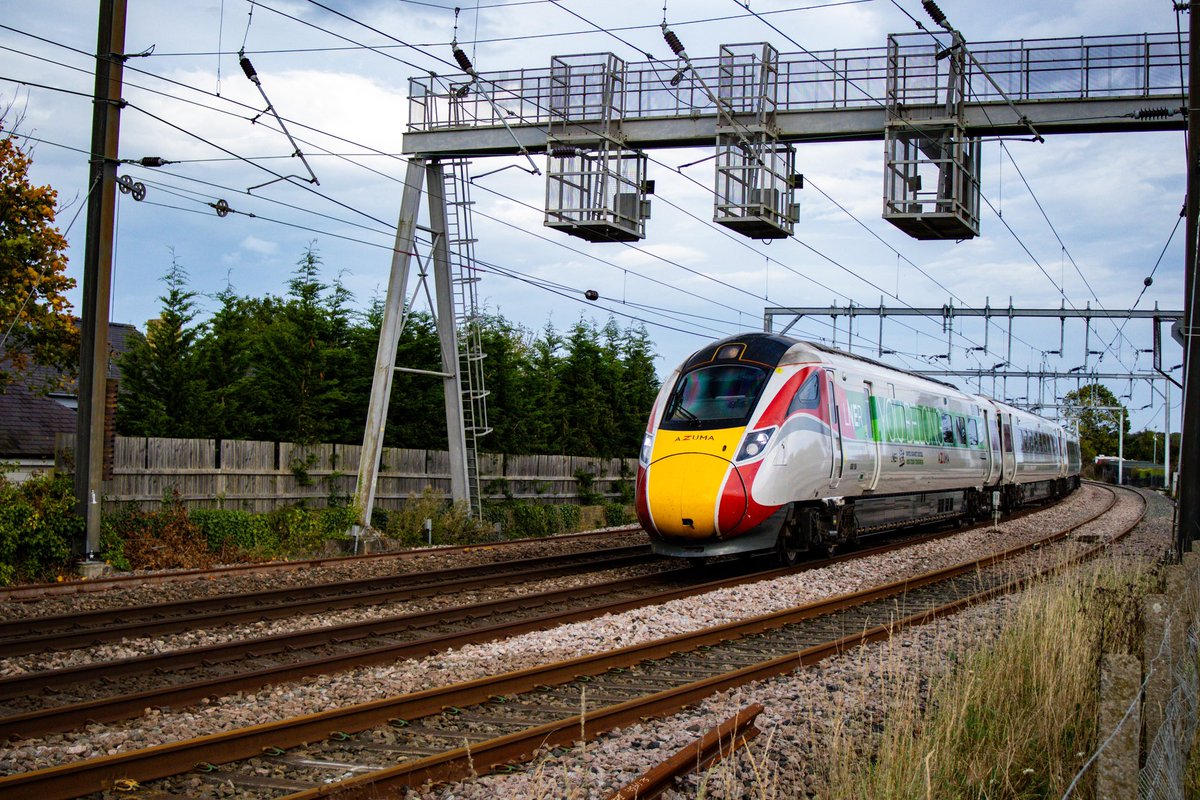1E15 | 0952 Aberdeen to London Kings Cross | 800106 | ‘You Belong’ | Morpeth South  | <a href="/LNER/">London North Eastern Railway</a> <a href="/theCALMzone/">CALM</a>

First time seeing this new livery since its release last week. Couldn’t have been more apt seeing this on #WorldMentalHealthDay #LNERYouBelong #MentalHealthAwareness