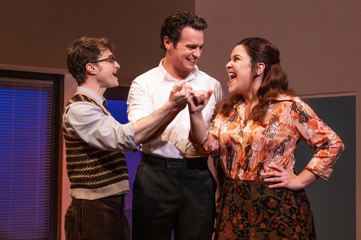PHOTOS OF THE DAY: MERRILY WE ROLL ALONG
