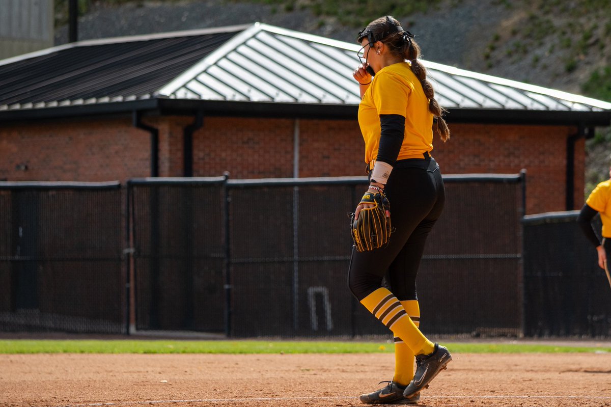 Fall Ball Flicks! 💥📸

⛰️🥎