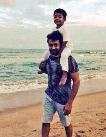 kayaldevaraj's tweet photo. #CutePicture
Actor #Suriya and his son #Dev https://t.co/JJ00RCkFfJ
