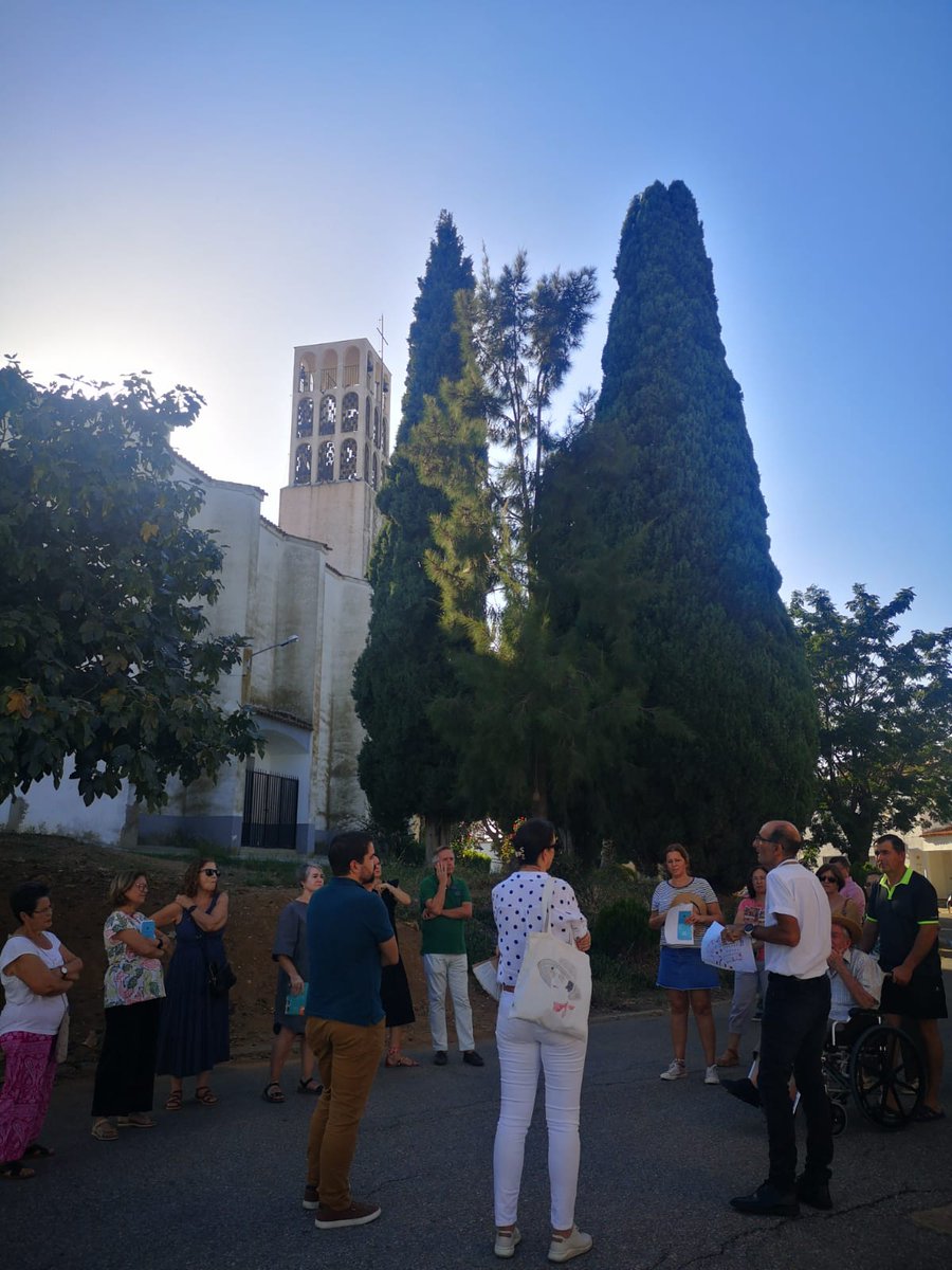 ArquiExt_COADE's tweet photo. Seguimos festejando el #DMA23 #SemanadelaArquitectura con una visita guiada a Guadajira 

Pueblo de colonización de las vegas del Guadiana #Badajoz 

Guiada por el arquitecto Tiburcio Martín 

C @infra_EXT @CSCAE https://t.co/OJvE7NA812