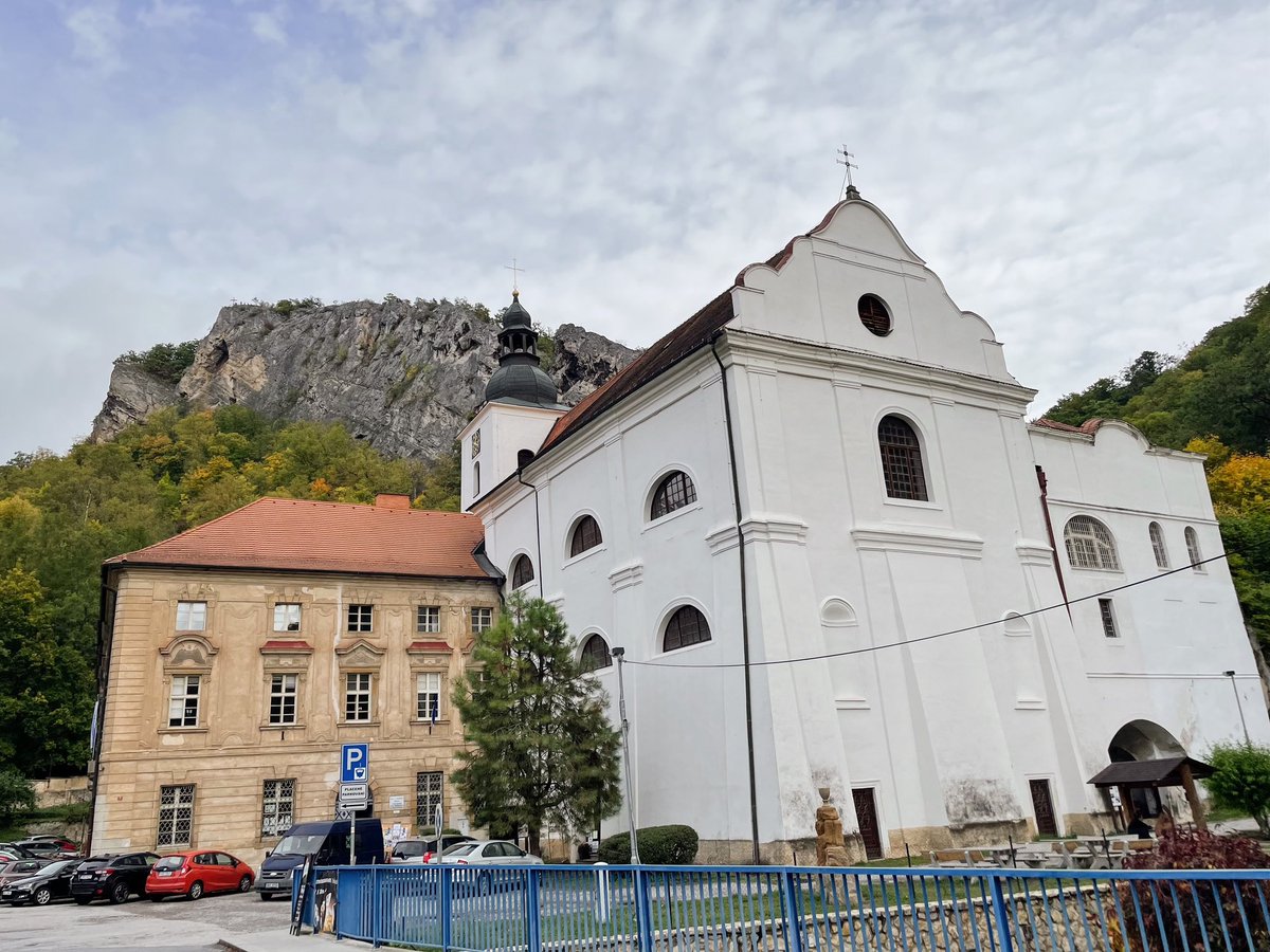 Day two in Sv. Jan - <a href="/Fruitflyfriend/">Giovanna Collu</a> enlightened us as to the Notch signalling, we talked about career beyond academia with <a href="/AlenaKuerov4/">Alena Uvizl (Kučerová)</a> and <a href="/IKalasova/">Ilona Kalasova</a> from <a href="/DianaBiotech/">DIANA Biotech</a>, and discussed our PhD programme perspectives <a href="/JanMasekLab/">Jan Mašek</a>
#devcellbiophd <a href="/science_charles/">Faculty of Science of Charles University</a> <a href="/CharlesUniPRG/">Charles University</a>