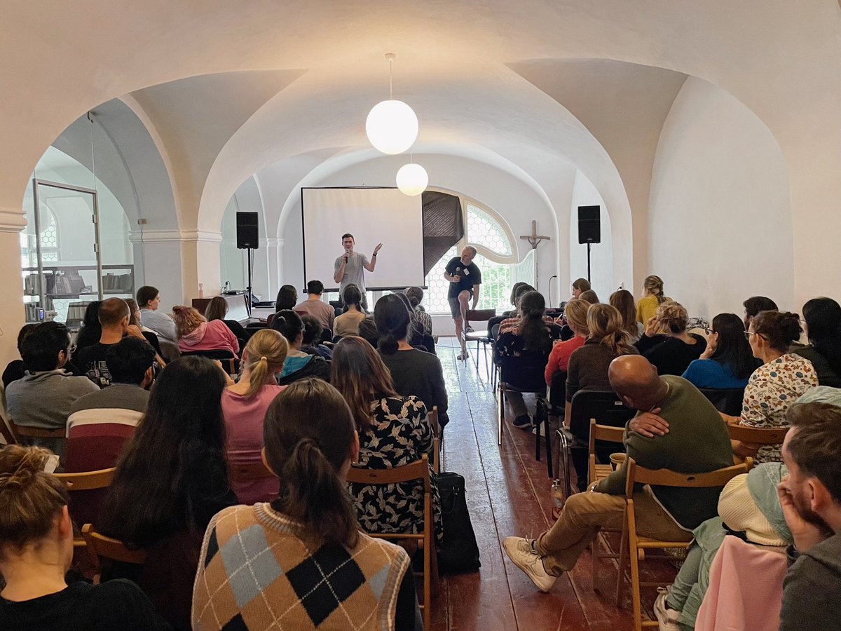 Eliš Ká tweet media