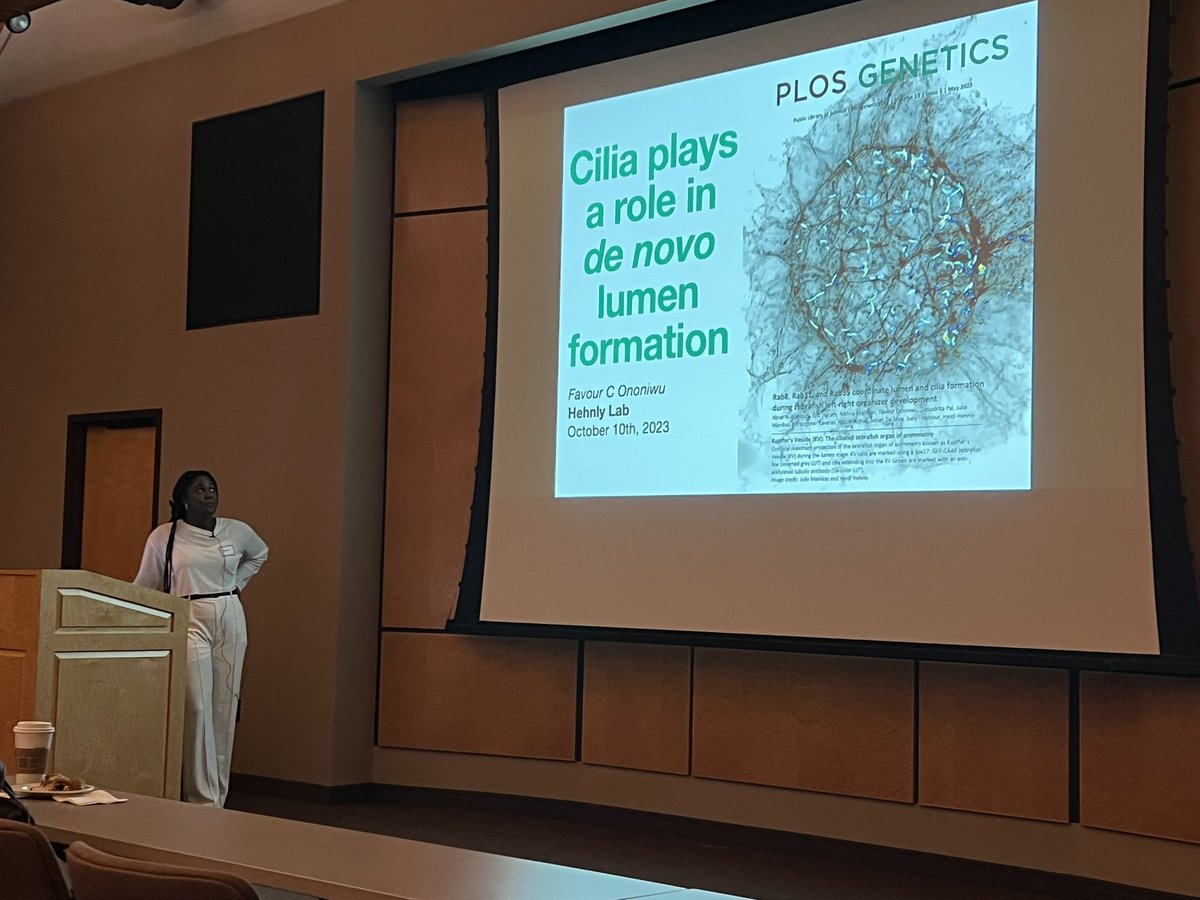 Someone being fabulous <a href="/SUBiology/">Syracuse University Biology Department</a> retreat talking about #cilia, #RabGTPases, and #zebrafish! Go <a href="/ononiwu_favour/">Favour Ononiwu🧫🔬</a>