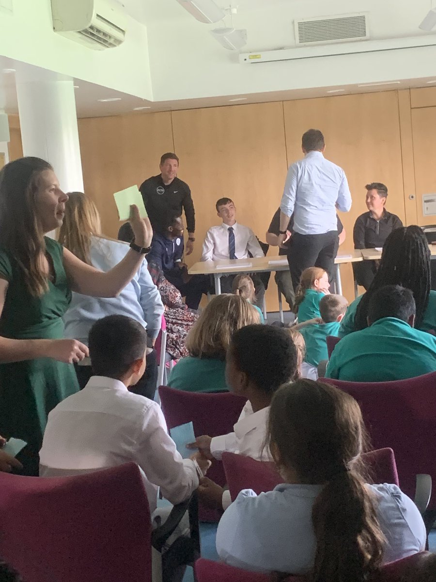ar26charity's tweet photo. Delighted to be part of a partnership pilot event #HealthyHolyrood on #worldmentalhealthday working with @queensparkfc Foundation and #pspitchininprogramme educating and engaging local pupils on key topics
#creatingchances #channelingchange https://t.co/PMElt7Gkwc