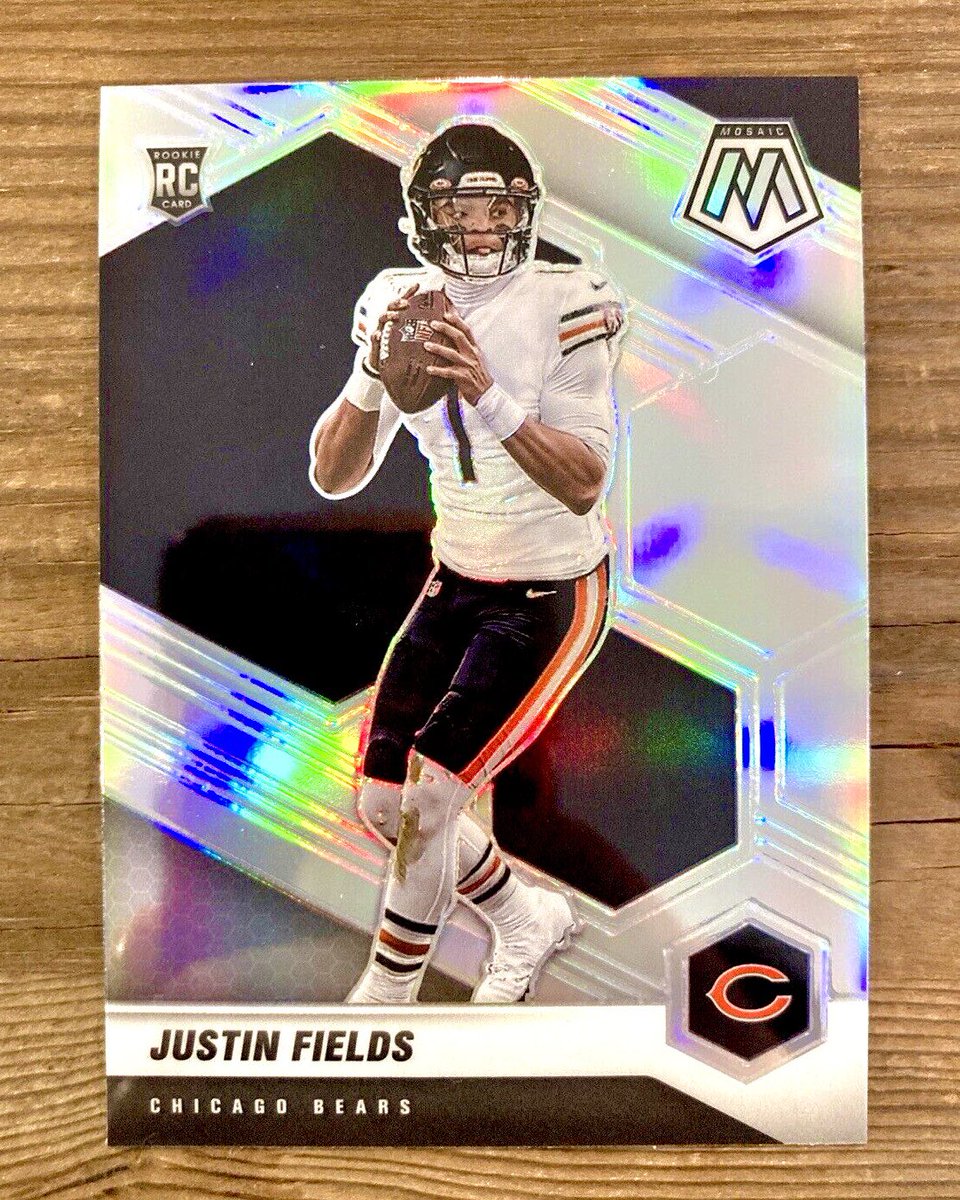 gurucollects's tweet photo. Who wants a FREE Justin Fields Silver rookie? Just LIKE this post for a chance to win!!

(Must follow so I can DM) ✅ https://t.co/nwlt1ScroR