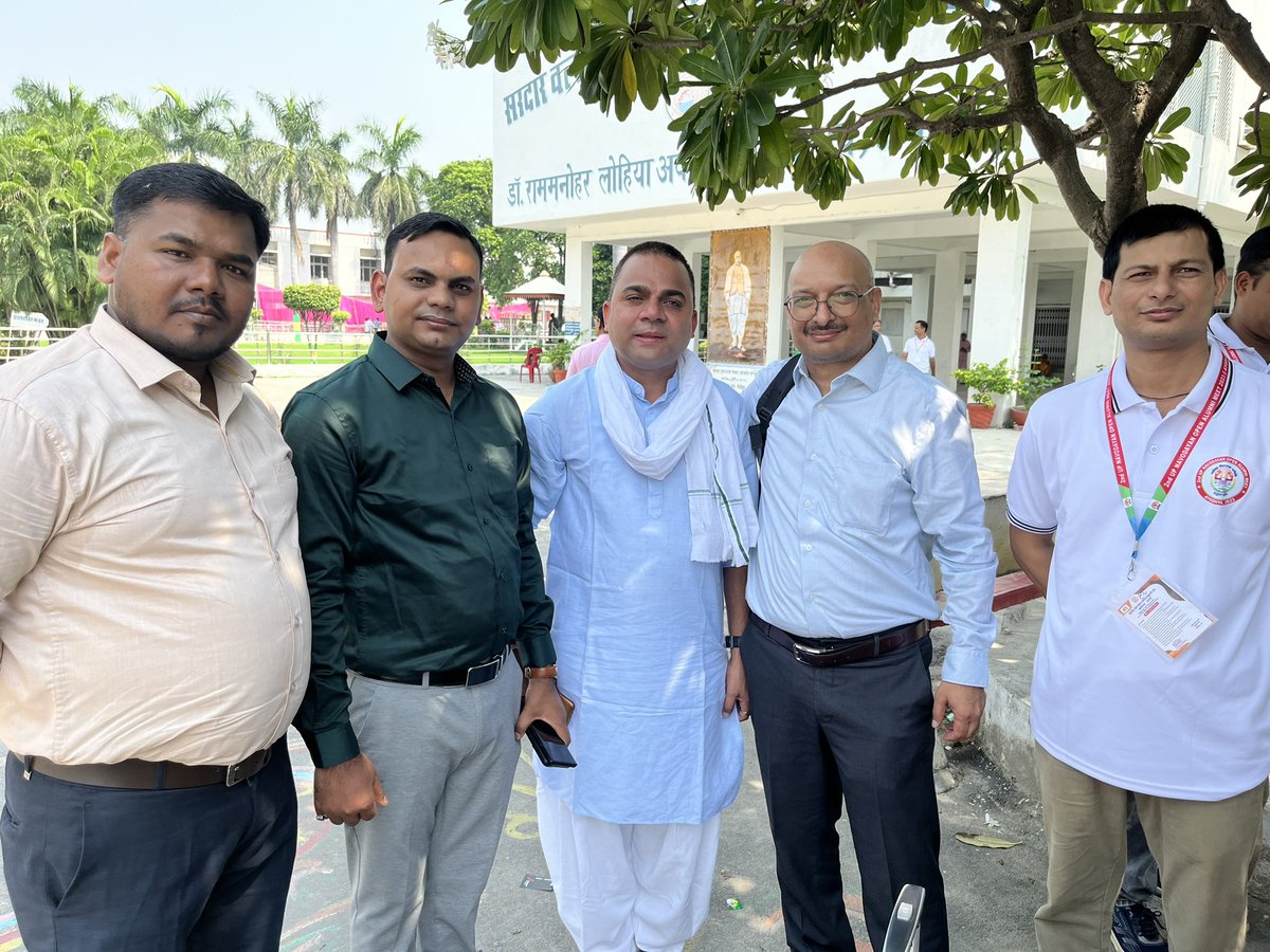 _AvinashD_'s tweet photo. Historical Celebration with Navodayan family in "Ayodhya" the holy land of Lord Shri Ram, it was a wonderful confluence in itself.
Keep meeting, keep on meeting !!! https://t.co/qhWVCto8xI
