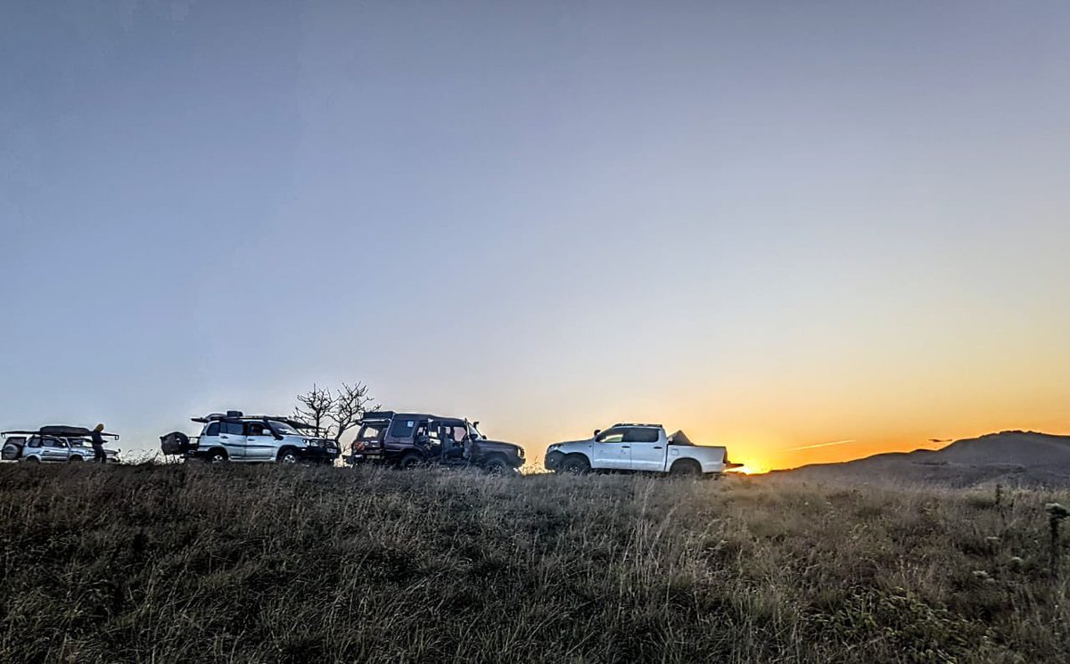 BunduRovers's tweet photo. Have a pleasant evening…. we just found tonight’s camping spot. #Bundurovers #Pointandgo https://t.co/R7Lx7uuGFW