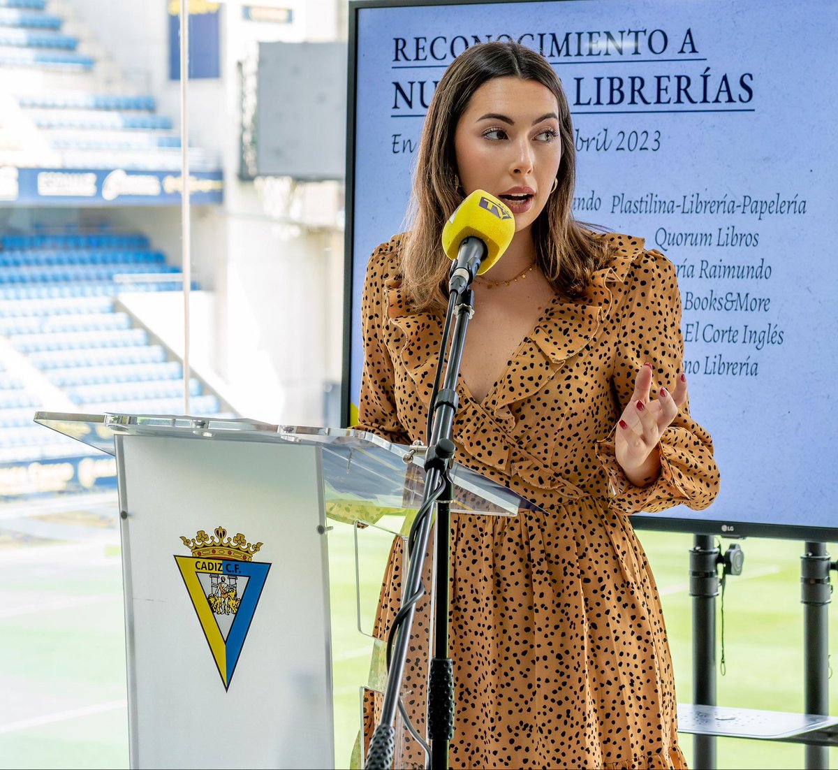PCadista4Gatos's tweet photo. Para nuestro acto benéfico del XX Aniversario y Premios 4 Gatos 2023, de mañana 11 de octubre, contaremos como presentadora con la periodista cadista y gaditana @albareinado Agradecemos su predisposición desinteresada en ayudarnos. #cadismo #pc4g https://t.co/isnujyuuEw